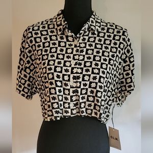 NWT O.L.M. crop button-up black and white floral top size medium